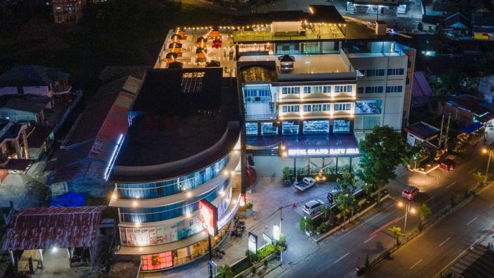 grand bayu hill hotel