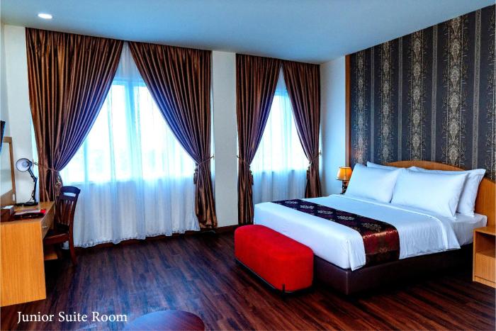 grand bayu hill hotel