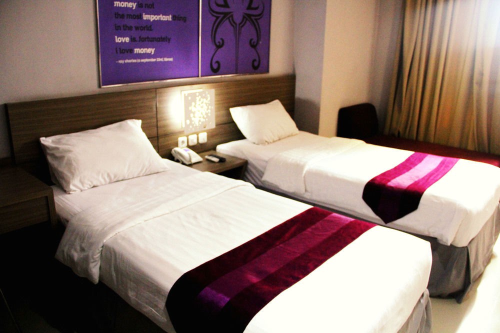 Top Malioboro Hotel,Tegalrejo>>Sewon,4 star