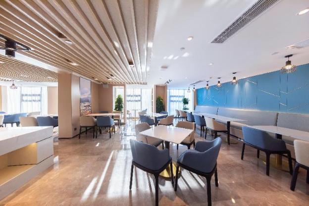 atour hotel kunming south high speed railway station university town