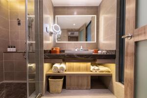 atour hotel kunming south high speed railway station university town