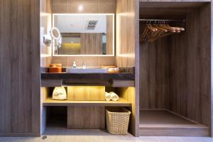 atour hotel kunming south high speed railway station university town