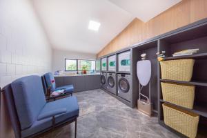 atour hotel guilin yangshuo west street