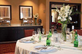 courtyard by marriott evansville east