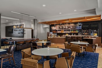 courtyard by marriott evansville east