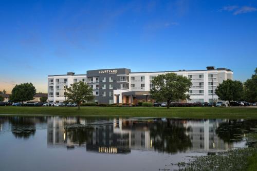 courtyard by marriott evansville east