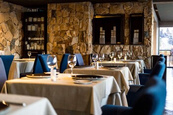 radisson blu acqua hotel and spa concon