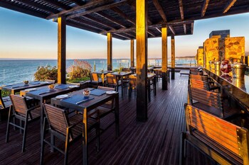 radisson blu acqua hotel and spa concon
