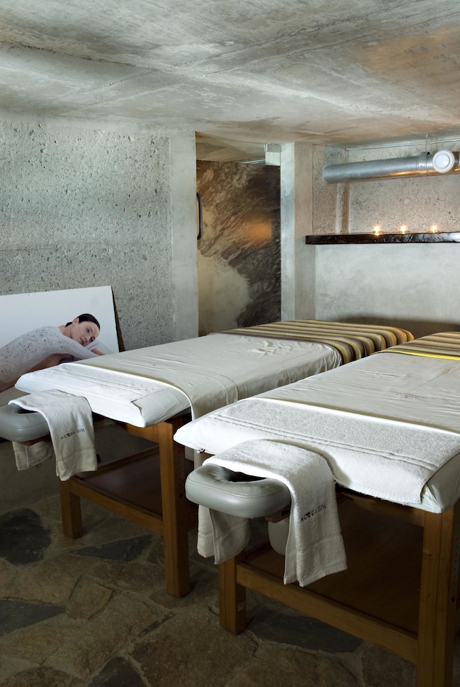radisson blu acqua hotel and spa concon