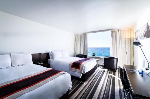 radisson blu acqua hotel and spa concon