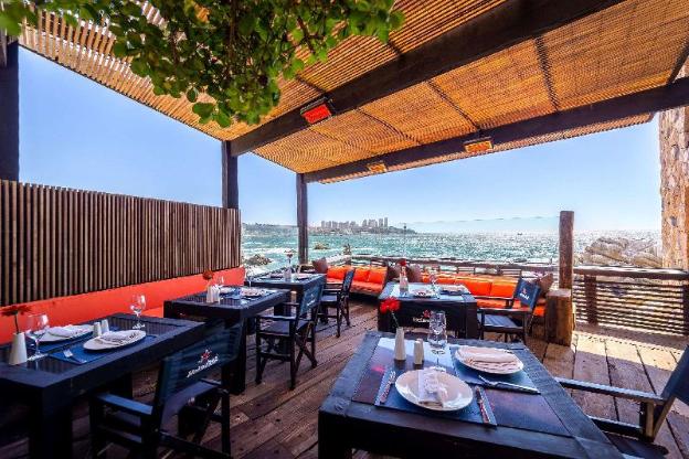 radisson blu acqua hotel and spa concon