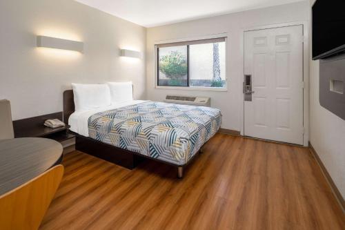 motel 6 santa barbara ca state street