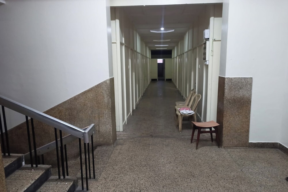 hotel rainbow near victoria hospital city market