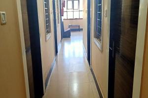 hotel rainbow near victoria hospital city market