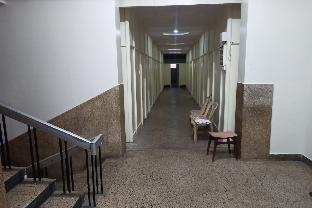 hotel rainbow near victoria hospital city market