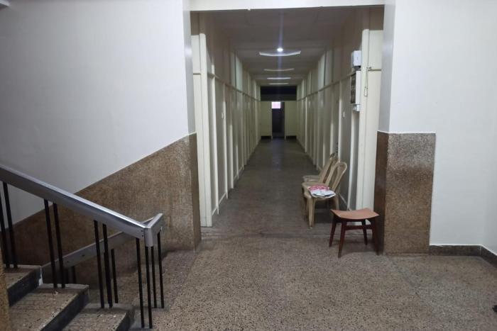 hotel rainbow near victoria hospital city market