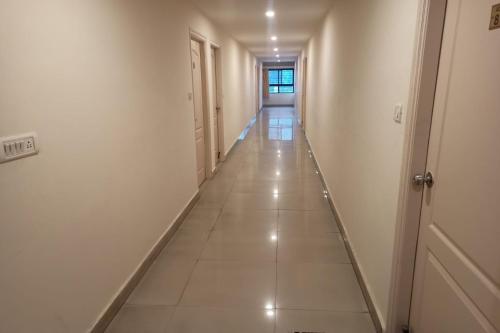 hotel rainbow near victoria hospital city market