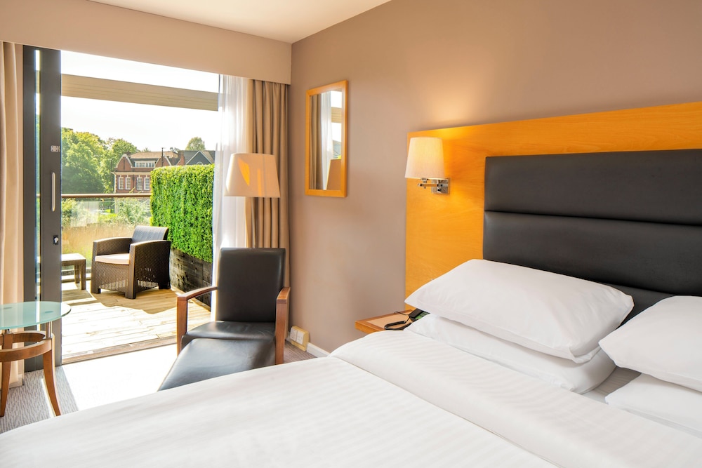 holiday inn london brentford lock by ihg