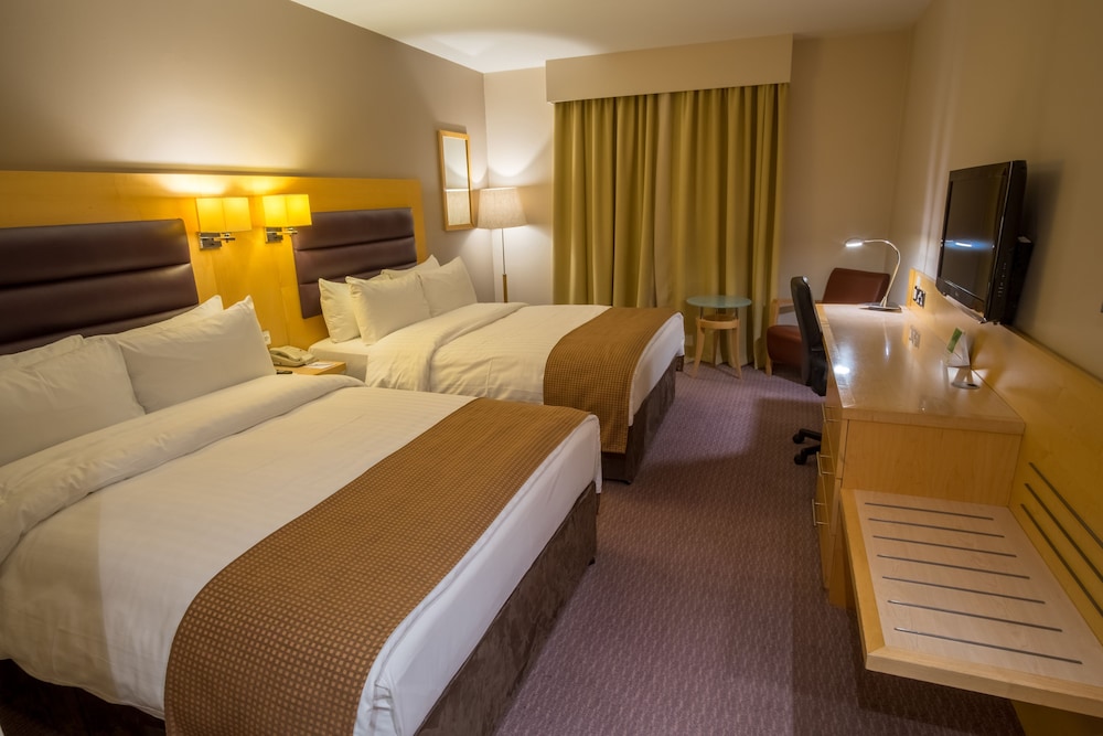 holiday inn london brentford lock by ihg