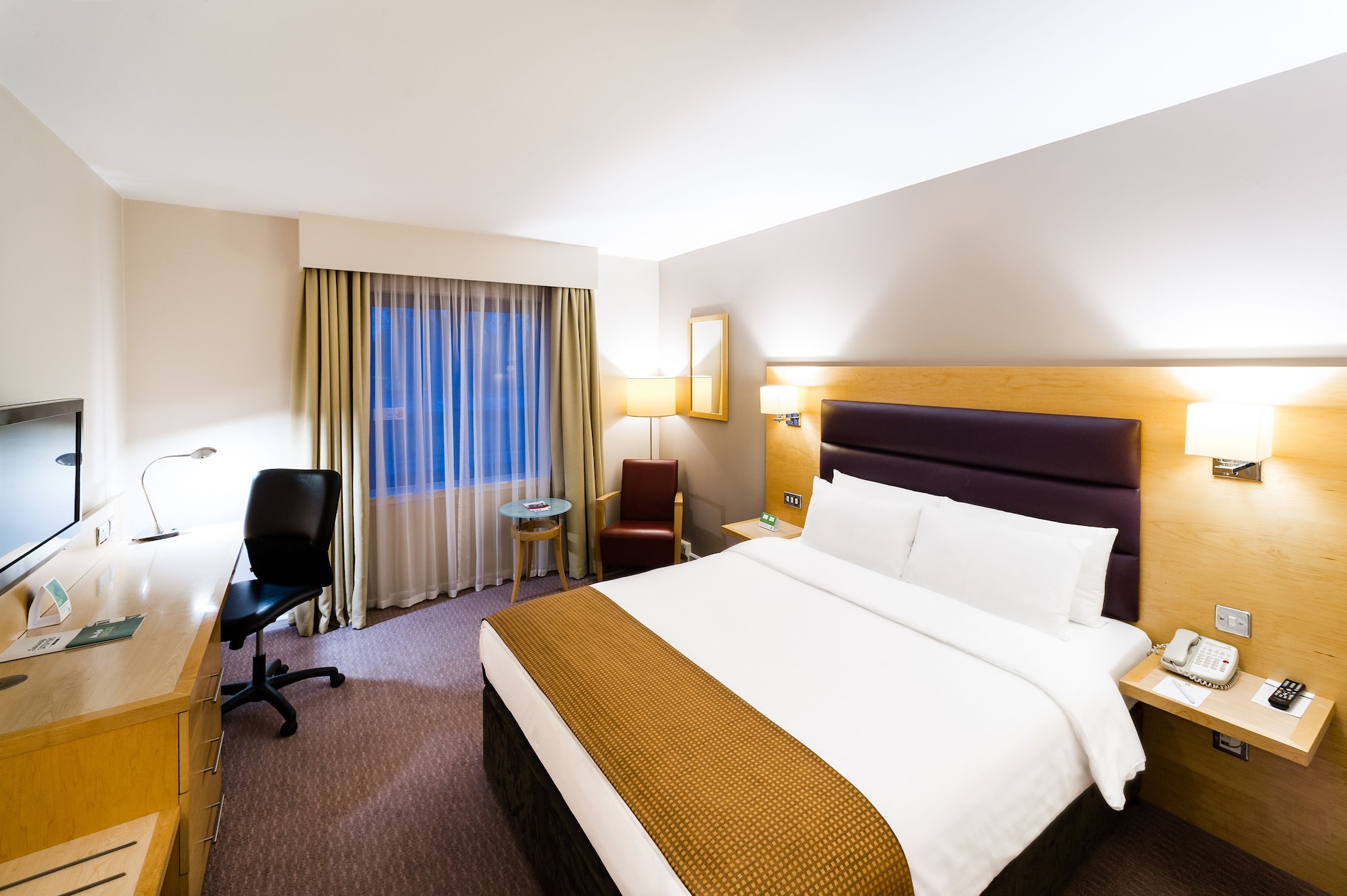 holiday inn london brentford lock by ihg
