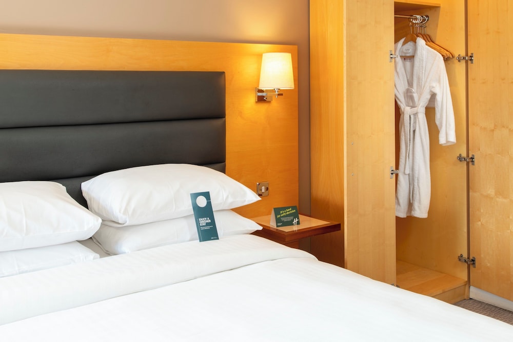 holiday inn london brentford lock by ihg