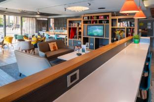 holiday inn london brentford lock by ihg