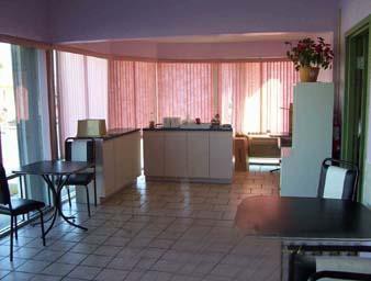 econo lodge inn and suites