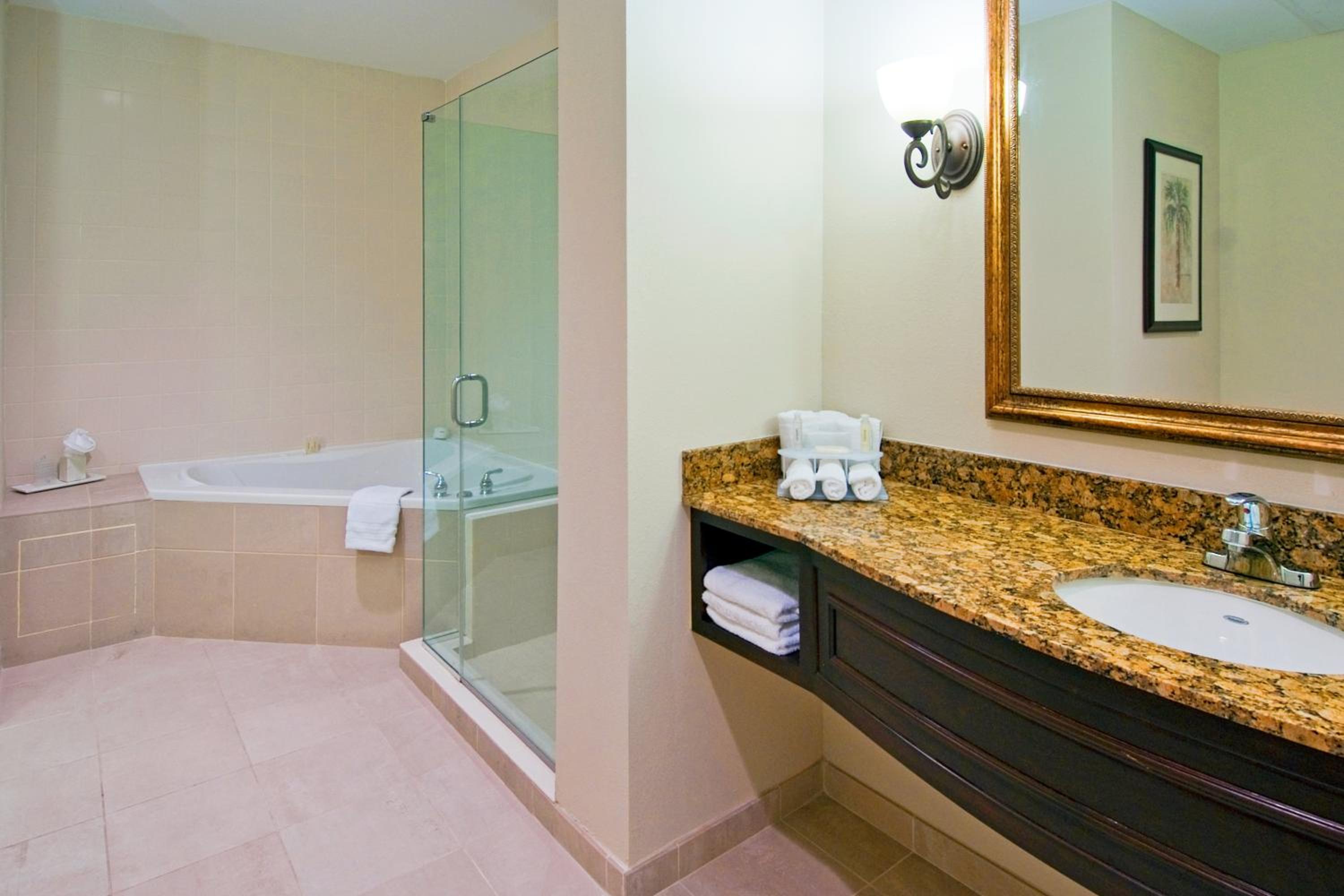 holiday inn express and suites kendall by ihg