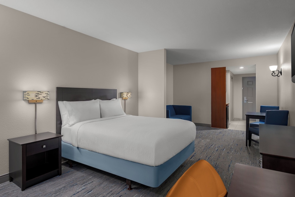 holiday inn express and suites kendall by ihg