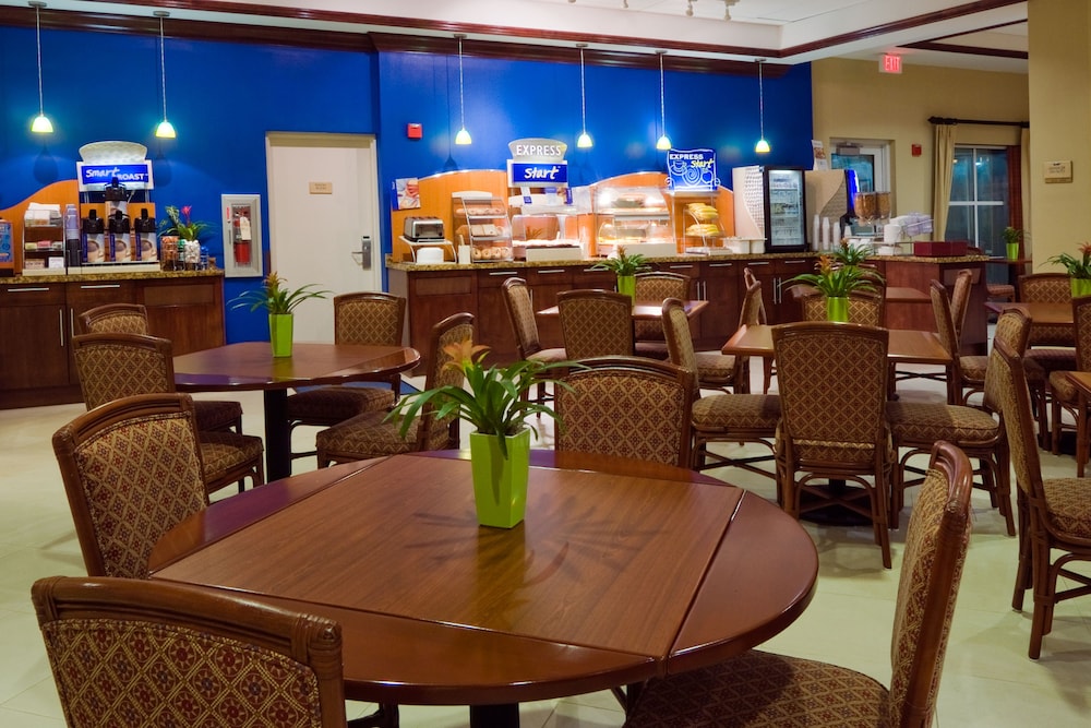 holiday inn express and suites kendall by ihg