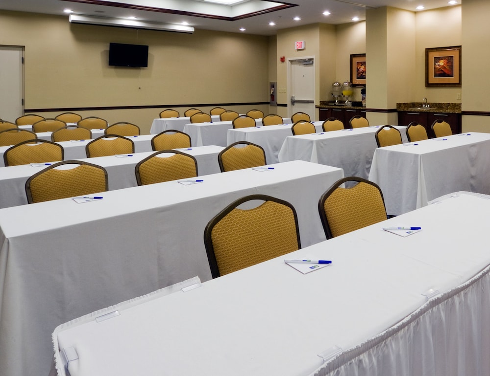 holiday inn express and suites kendall by ihg