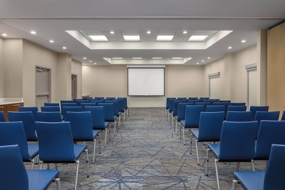 holiday inn express and suites kendall by ihg