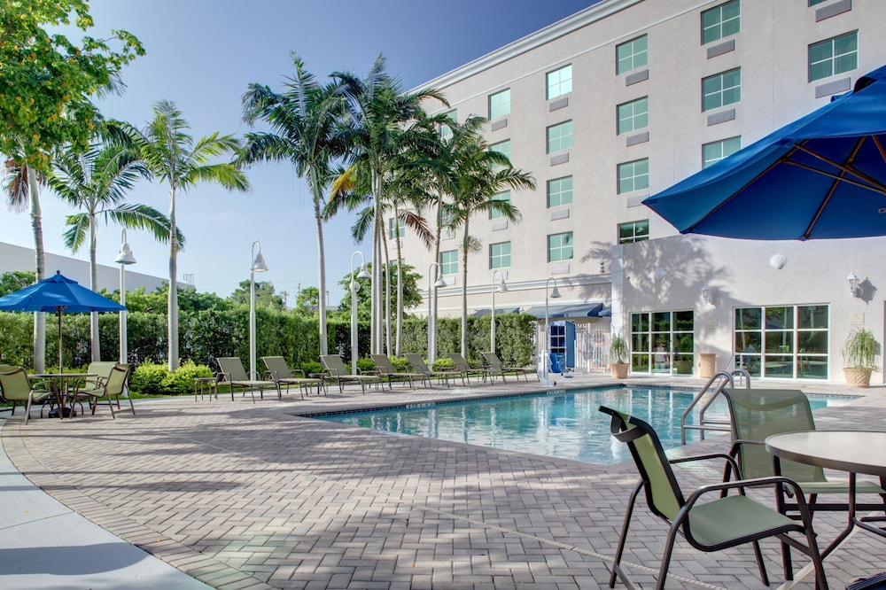holiday inn express and suites kendall by ihg