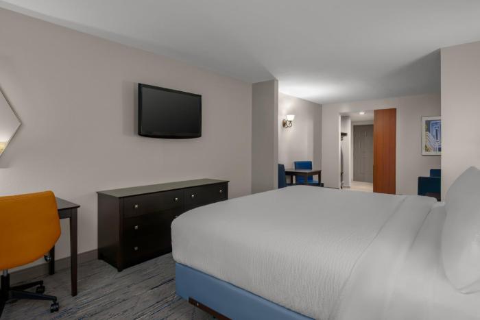 holiday inn express and suites kendall by ihg