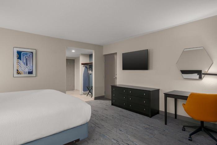 holiday inn express and suites kendall by ihg