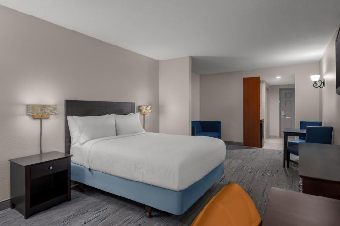 holiday inn express and suites kendall by ihg