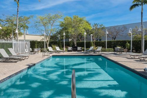 holiday inn express and suites kendall by ihg