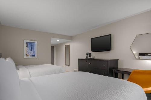 holiday inn express and suites kendall by ihg