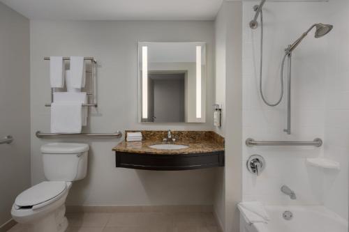 holiday inn express and suites kendall by ihg