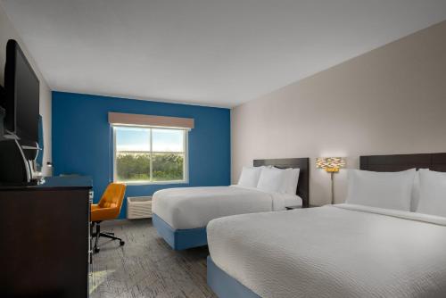 holiday inn express and suites kendall by ihg