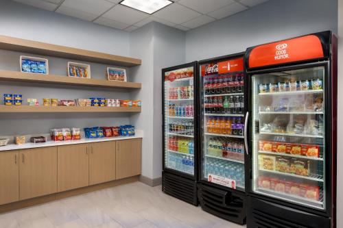 holiday inn express and suites kendall by ihg