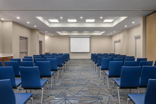 holiday inn express and suites kendall by ihg