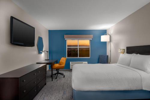 holiday inn express and suites kendall by ihg