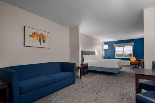 holiday inn express and suites kendall by ihg