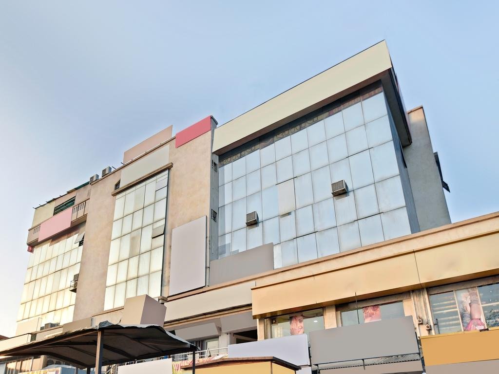 Anjali Palace,Near Tapovan Circle,3 star