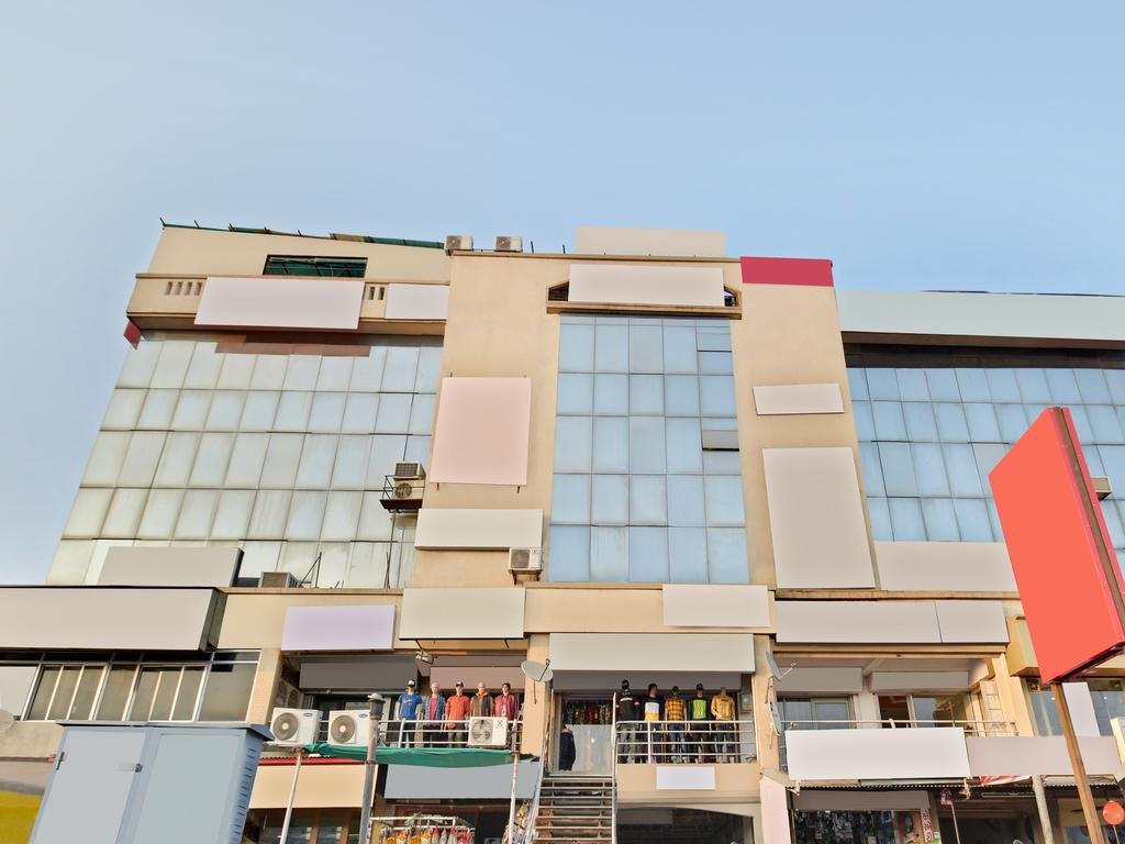 Anjali Palace,Near Tapovan Circle,3 star