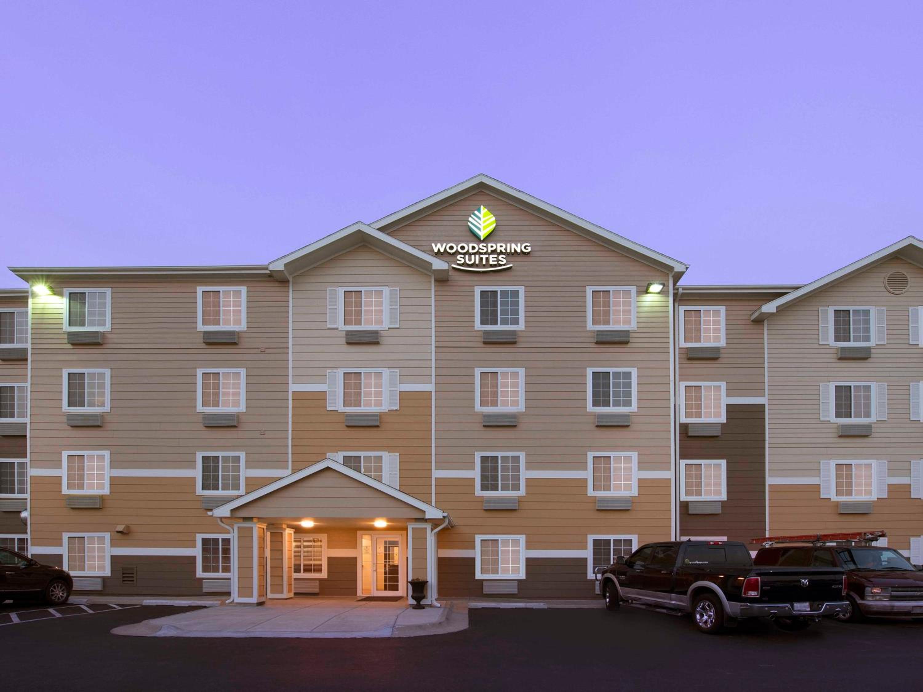 woodspring suites lincoln northeast i 80