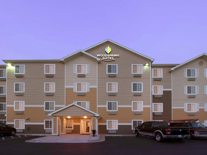 woodspring suites lincoln northeast i 80