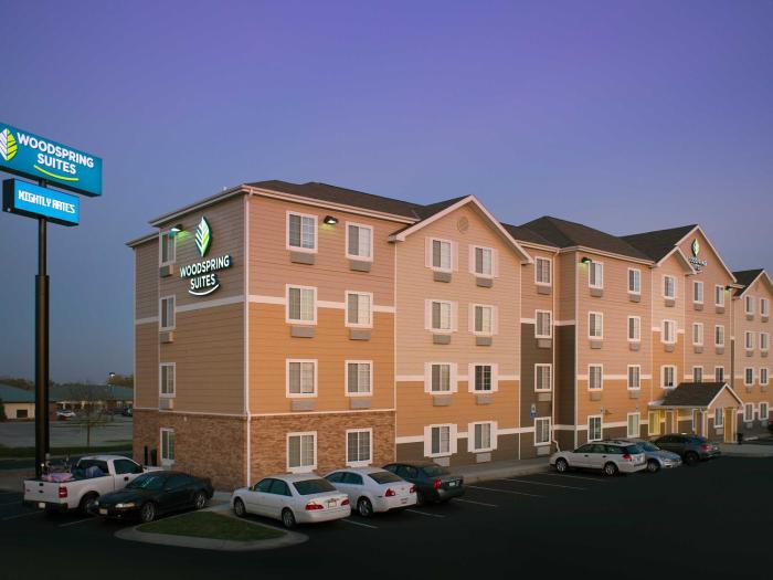woodspring suites lincoln northeast i 80
