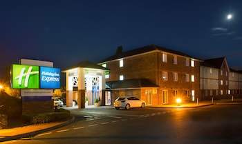 holiday inn express lichfield by ihg